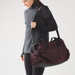 Lululemon All Day Duffel *Heatproof Pocket 31L